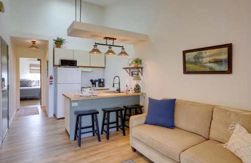 Oak Harbor Apartment | Pet-Friendly Oak Harbor Condo Walk to Lake!