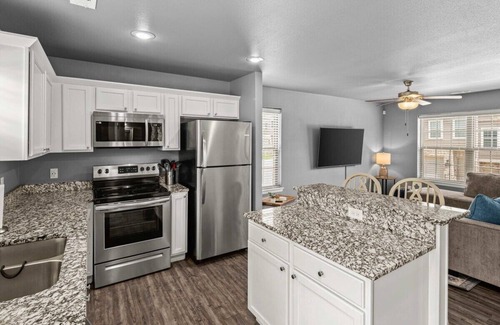 Fayetteville House | Pet-friendly Oasis: Near Uni & Park