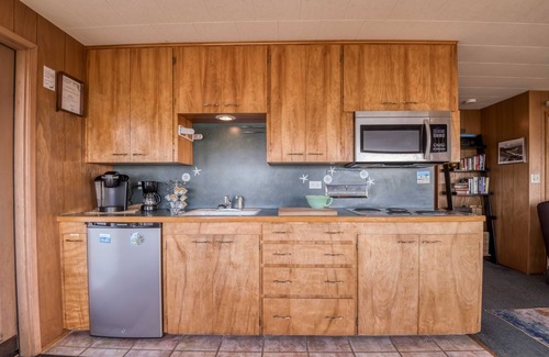 Depoe Bay House | Pet Friendly Oceanfront Cottage in Depoe Bay, with a Hot Tub and Amazing Views.
