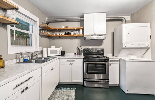 North Charleston Apartment | Pet Friendly Park Circle Apartment - Walk to Riverfront!