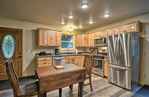 Alanson Cabin | Pet-Friendly Petoskey Area Cabin, Walk to River!