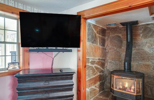 Shoshone County House | Pet-Friendly Pinehurst Home Hike, Bike and Ski!