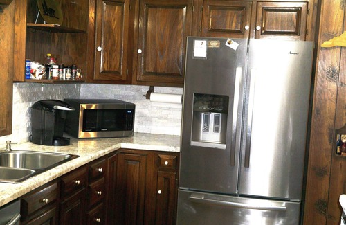 Cherokee Cabin | Pet Friendly, Polar Express, Hot tub, babbling creek