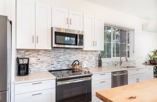 Awbrey Butte Apartment | Pet-Friendly Private Apartment