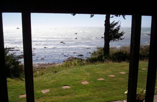 Brookings House | Pet Friendly, Private Trail to the Beach - 2 Bedroom