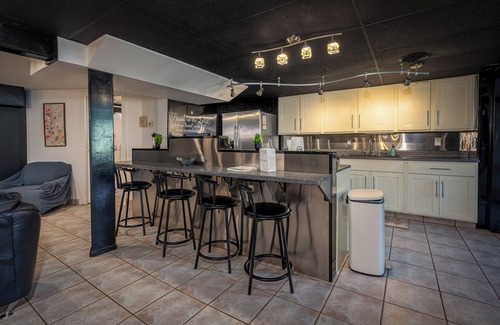 Marion House | Pet Friendly/Professional Host/Kayaks/Waterfront