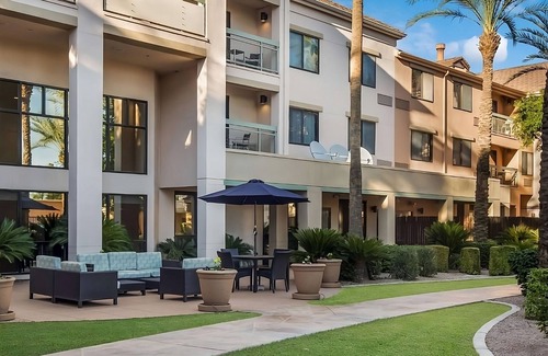 Chandler Apartment | Pet-friendly Property Close to Makutu's Island ! w/Outdoor Pool & Hot Tub