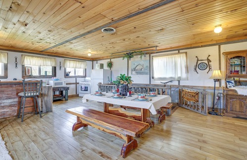 Powell Apartment | Pet-Friendly Purdy Home w/Horse Stables & Trails!