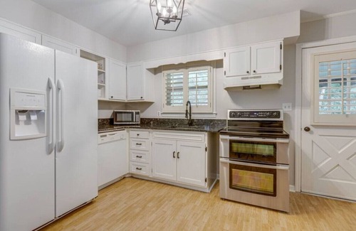 Franklin House | Pet Friendly, Quiet street, Walk to Coffee Shops