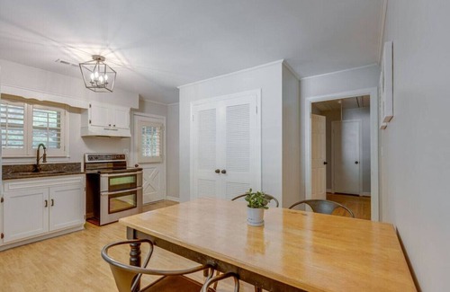 Franklin House | Pet Friendly, Quiet street, Walk to Coffee Shops