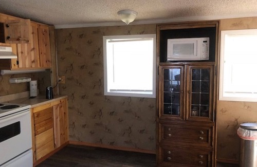 Yellville Cottage | PET FRIENDLY REASONABLY PRICED MOUNTAINTOP COTTAGE