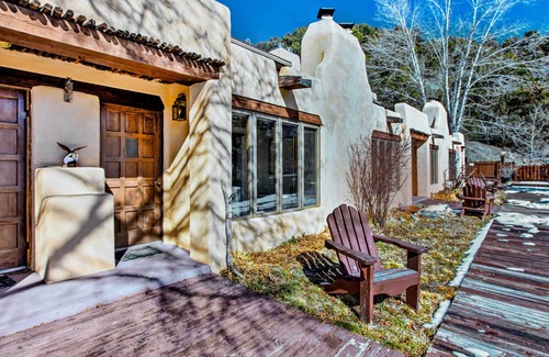 Arroyo Seco Apartment | Pet-friendly Rental ~ 8 Mi to Taos Ski Valley