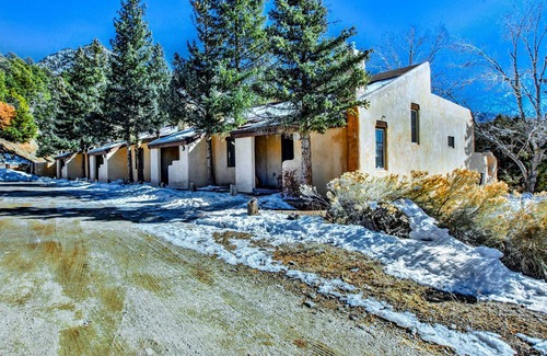 Arroyo Seco Apartment | Pet-friendly Rental ~ 8 Mi to Taos Ski Valley