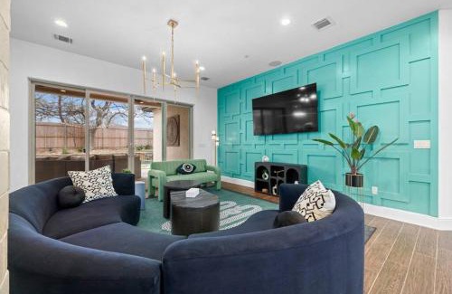 River Ridge House | Pet friendly Retreat in Austin with Pool-Backyard