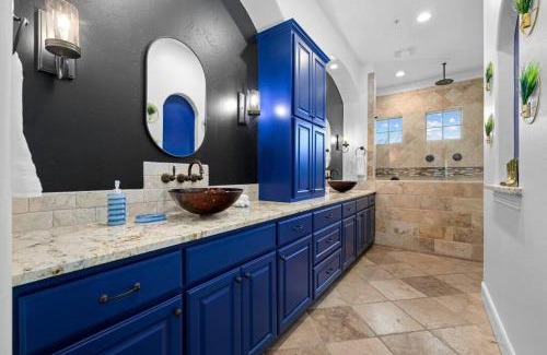 River Ridge House | Pet friendly Retreat in Austin with Pool-Backyard
