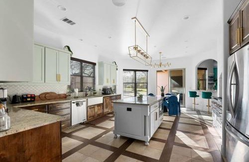 River Ridge House | Pet friendly Retreat in Austin with Pool-Backyard