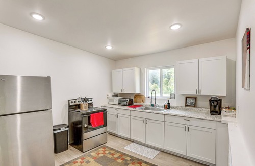 Baldwin House | Pet-Friendly Retreat: Over 3 Acres in Baldwin!
