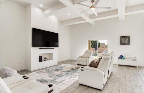 Rio Rancho House | Pet-Friendly Rio Rancho Home with Fire Pit