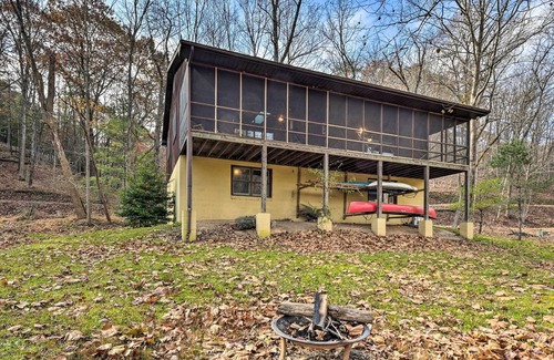 Great Cacapon Cabin | Pet-Friendly Riverfront Cabin with Patio + Yard!
