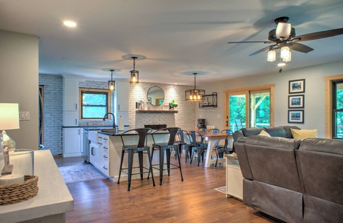 Canton House | Pet-Friendly Riverfront Retreat w/Hot Tub, Pool Table + Biltmore Pass