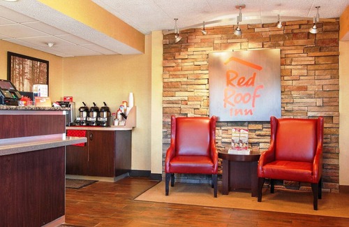 North Canton House | Pet-Friendly Room Adjacent to Westfield Belden Village Mall, Super Convenient