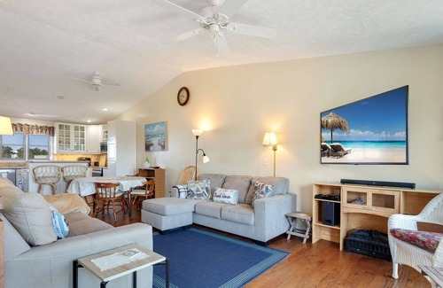 Kitty Hawk House | Pet-Friendly Sea Dunes Townhome Near Beach