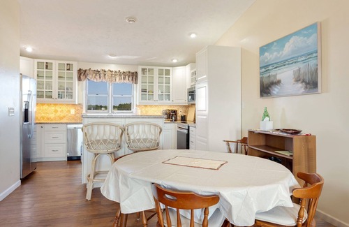 Kitty Hawk House | Pet-Friendly Sea Dunes Townhome Near Beach