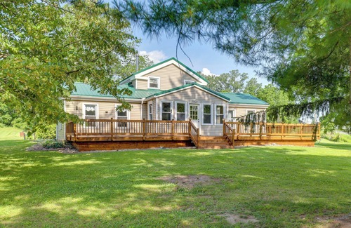 Ovid Cottage | Pet-friendly Seneca Lake Home w/Private Deck