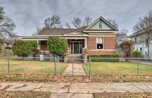 Highland Historic District House | Pet-Friendly Shreveport Home about 1 Mile to Downtown!
