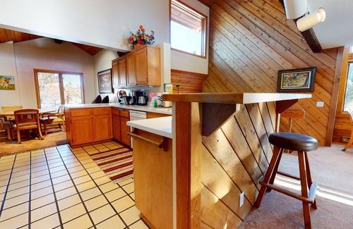 Mammoth Lakes Condo | Pet-Friendly, Spacious, Gas Grill, Meadow Views, Quiet Location. Near Trails
