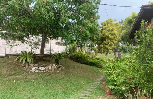 Taman Haji Zainal House | Pet-Friendly, Spacious Family Cottage, with Games Lounge & Near Beach