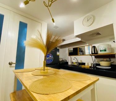 Malamig Apartment | Pet Friendly SpaciousLoft near MRT