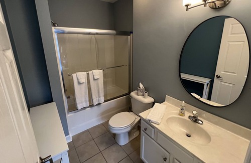 Huddleston Resort | Pet friendly studio Resort w/ Amenities Mariners Landing