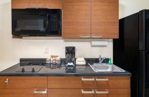 Soncy Hotel | Pet-Friendly Suite Near Westgate Plaza & Amarillo Botanical Garden with Kitchen