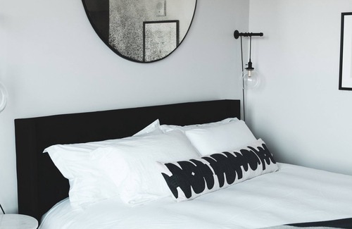 Astoria Hotel | Pet-friendly & Trolley View, Luxe Trolley View King Room at Bowline Hotel