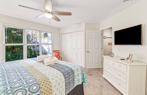 Hilton Head Island Condo | Pet Friendly 3 Bed/3 Bath Ocean Breeze Villa just a short walk to the beach.