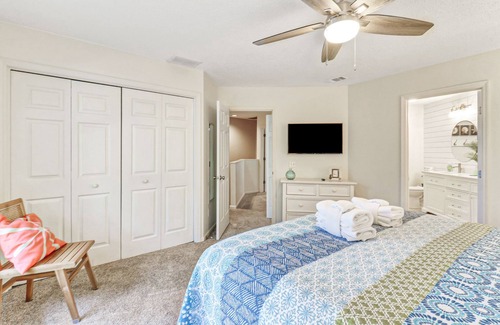 Hilton Head Island Condo | Pet Friendly 3 Bed/3 Bath Ocean Breeze Villa just a short walk to the beach.