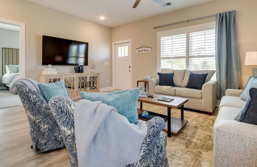Crescent Beach House | Pet-Friendly Home < Half-Mi to North Myrtle Beach!