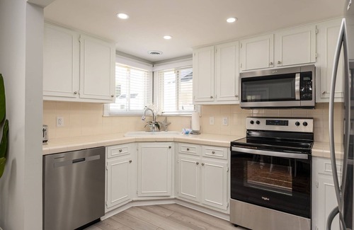 Crescent Beach House | Pet Friendly, Recently Renovated, Private Hot Tub + Free Attraction Tickets!
