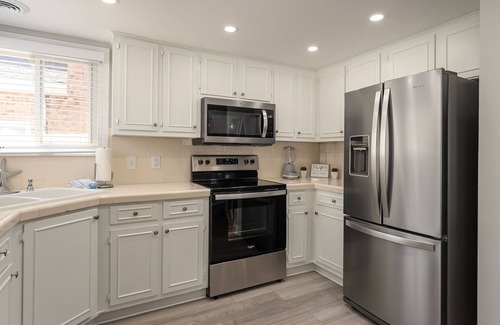Crescent Beach House | Pet Friendly, Recently Renovated, Private Hot Tub + Free Attraction Tickets!