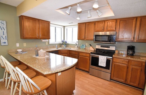 Crescent Beach House | PET FRIENDLY. SHORT STAYS 7/12-16. 7/23-26. 150 steps to beach