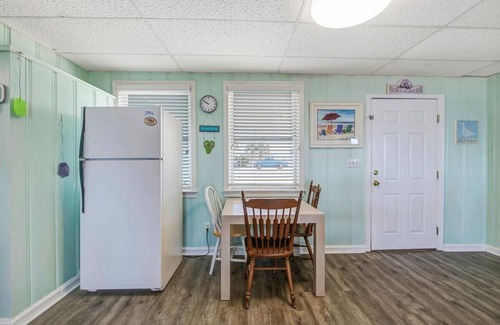Lullwater Beach On Gulf Of Mexico House | Pet friendly beach front home next to PCB dog beach. Walk to Pier Park! Sleeps 8!