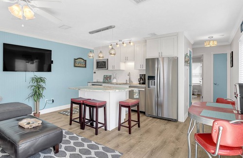 Lower Grand Lagoon Condo | Pet Friendly/2-minute walk to beach/Ground-Floor/FLPCB7