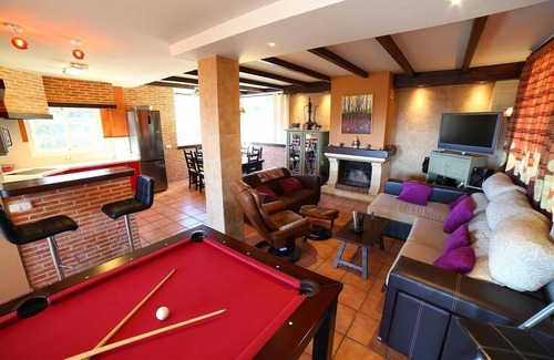 Almunecar Villa | Pet-Friendly "Villa Serymar" with Stunning Moutain and Sea Views, Private Pool, Terrace, A/C & WiFi
