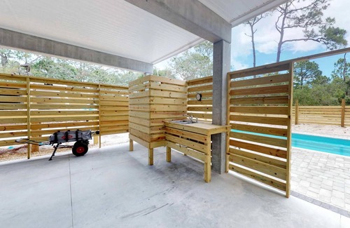St. George Island House | Pet friendly, West Gulf Beaches, Free Beach Gear, Wi-Fi 3BR/2BA "Don't Worry, Beach Happy"