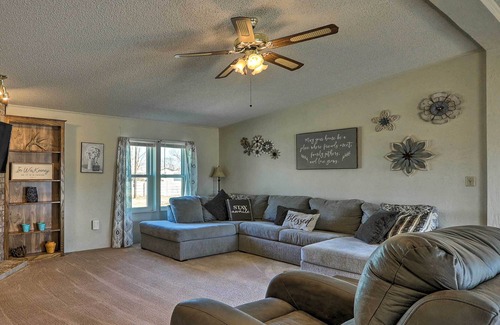 Wa Keeney House | Pet-Friendly WaKeeney Home w/ Game Room & Grill!