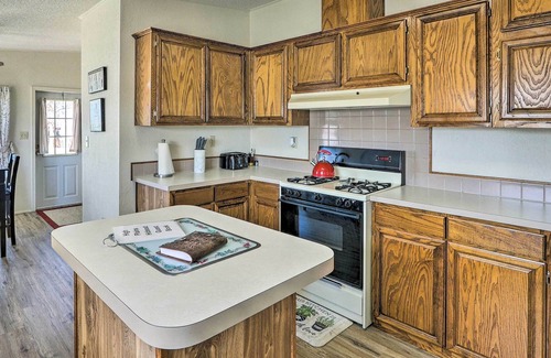Wa Keeney House | Pet-Friendly WaKeeney Home w/ Game Room & Grill!