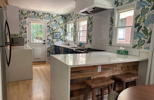 Edgewood House | Pet friendly walkable neighborhood! The Sun House - Entire home to yourself