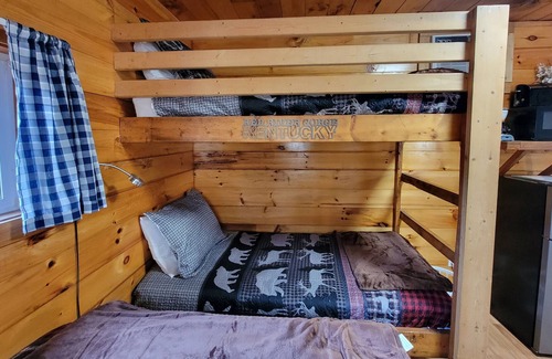 Stanton Cabin | Pet-Friendly & Waterfront - Campfire Cabin - Glamping Cabin in Red River Gorge Kentucky!