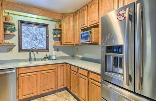 Turnagain House | Pet Friendly West Anchorage Home Near Airport! by RedAwning